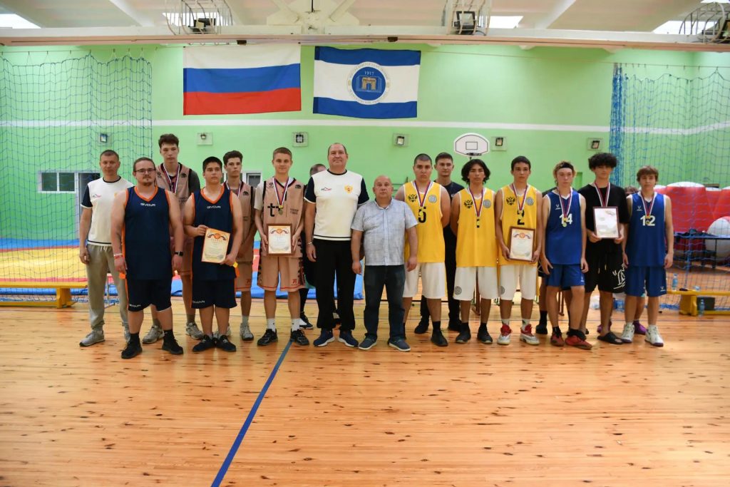 2-1024x683 Команда Херсонского педуниверситета взяла бронзу в чемпионате по фиджитал-баскетболу 3х3